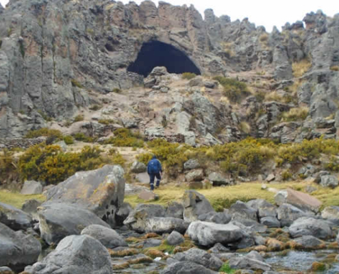 Cueva de Yana Machay – Urgeschichtliche Höhle & mystischer Ort am Río Negro Mayo