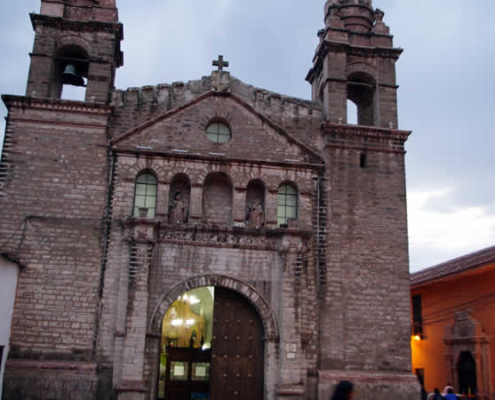 Kirche San Agustín – Renaissancearchitektur und historische Bühne Ayacuchos