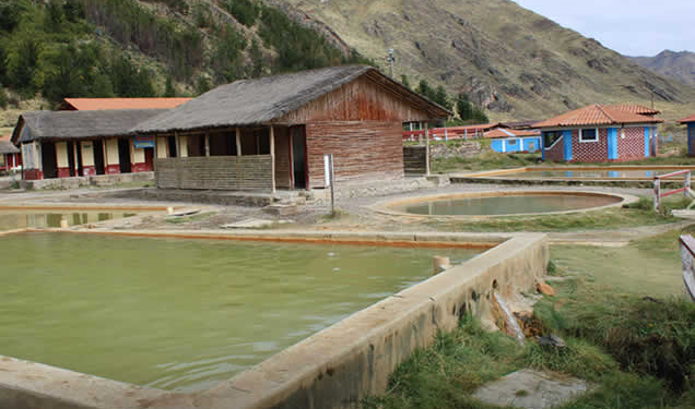Aguas Termo Medicinales de Occobamba: Fuentes termales curativas cerca de Marangani, Cusco