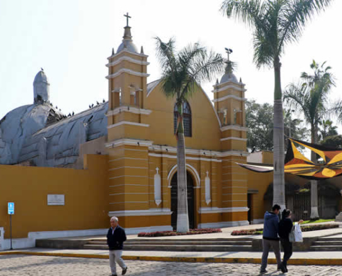 La Ermita de Barranco – Ursprungssage, Neogotik & Resilienz am Pazifik