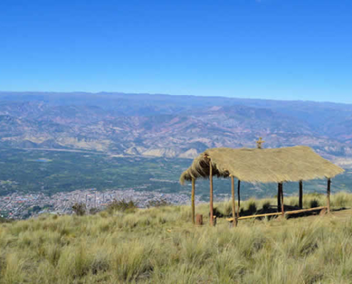 Mirador de Pultunchara: Höchster Aussichtsbalkon von Huanta mit Andenlicht und endlosem Horizont