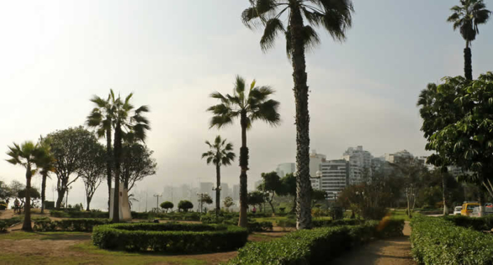 Parque Húsares de Junín de Barranco – Mirador & Gedenkort am Pazifik