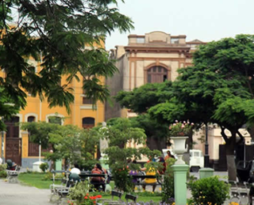 Paseo Sáenz Peña – Belle-Époque-Promenade mit Kunst, Gärten & Meerblick