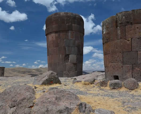 Chullpas von Sillustani – Grabtürme über der Lagune Umayo