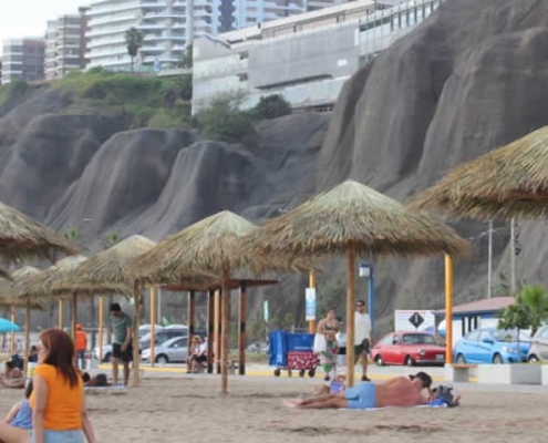Playa Redondo: Sandiger Klassiker an der Costa Verde von Miraflores