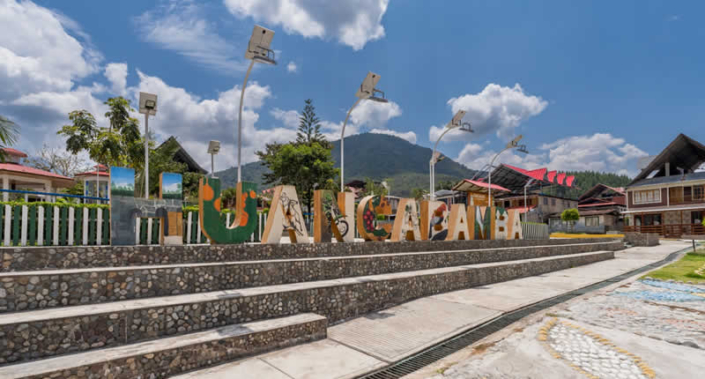 Plaza Principal de Huancabamba – Andin-amazonischer Treffpunkt mit austro-deutschem Erbe