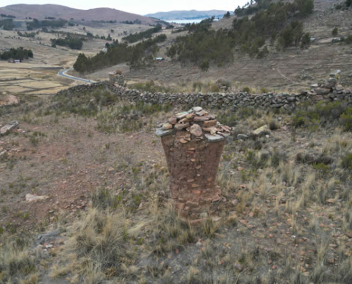 Sitio arqueológico Cotañi, cerca de Vilquechico: chullpas en el Altiplano aimara