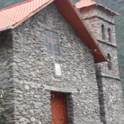 Templo San Francisco de Asís en Ollachea – testimonio de fe en piedra a la entrada de la selva