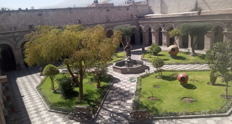 Complejo San Francisco – Convento, iglesia y museo en Arequipa