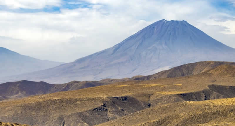 Vulkan Misti – Das majestätische Wahrzeichen von Arequipa