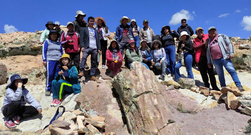 Bosque Petrificado de Kakenkorani sobre la ciudad de Azángaro en el Altiplano peruano