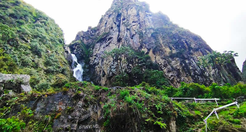 Catarata Tupuri en el sector Uruhuasi, cerca de San Gabán, provincia de Carabaya, Puno
