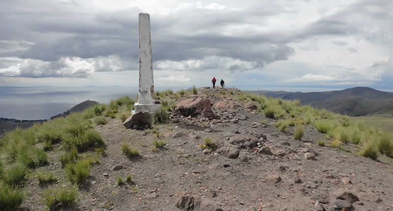 Cerro Juana (Apu Qhuana): cerro sagrado fronterizo sobre Yunguyo