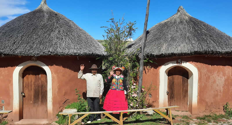 Cabañas tradicionales en la Isla Tikonata