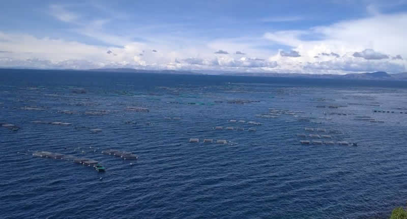 Mirador Natural El Faro en Pomata con vista panorámica del Titicaca