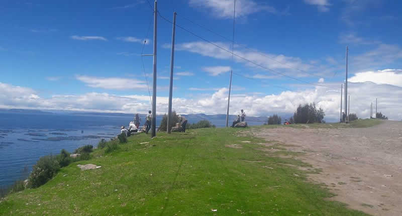 Mirador Natural El Faro en Pomata con vista al lago Titicaca