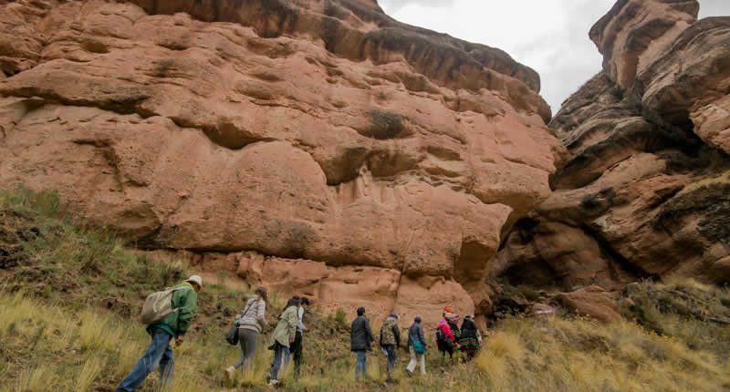Paraíso natural en un cañón andino al sur de Ayaviri