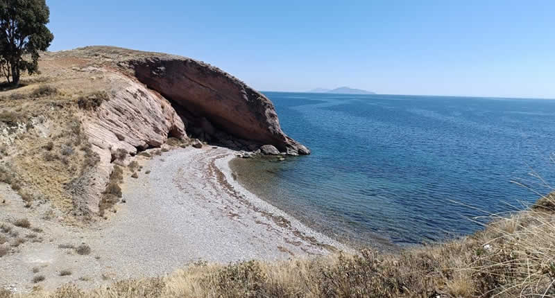 Mirador Q’ara Qullu con vista al lago Titicaca
