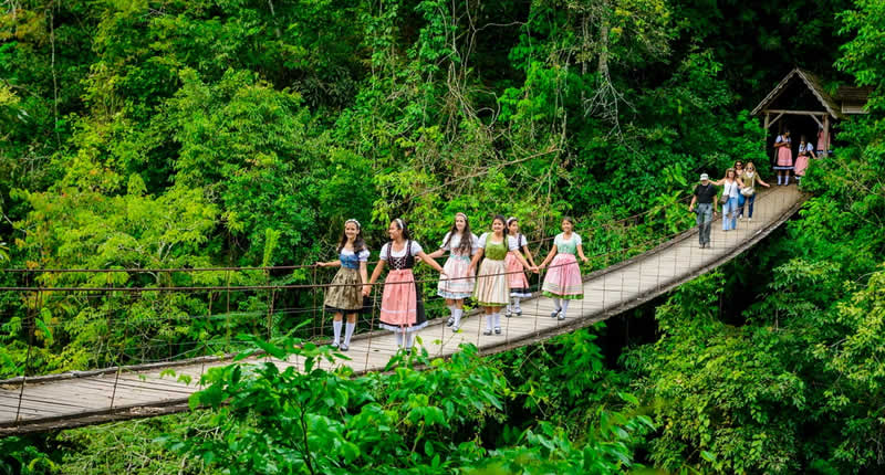 Symbolbrücke der austro-deutschen Kolonisten in Pozuzo