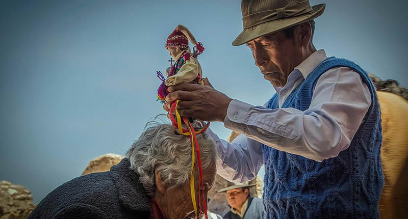 Ceremonia en la Capilla de Huaylluni