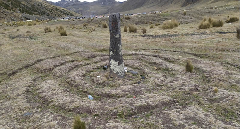 Archäologische Stätte Muyu Muyu Aymaña – Andenes, Felsheiligtum und Hochlandökosystem in Corani